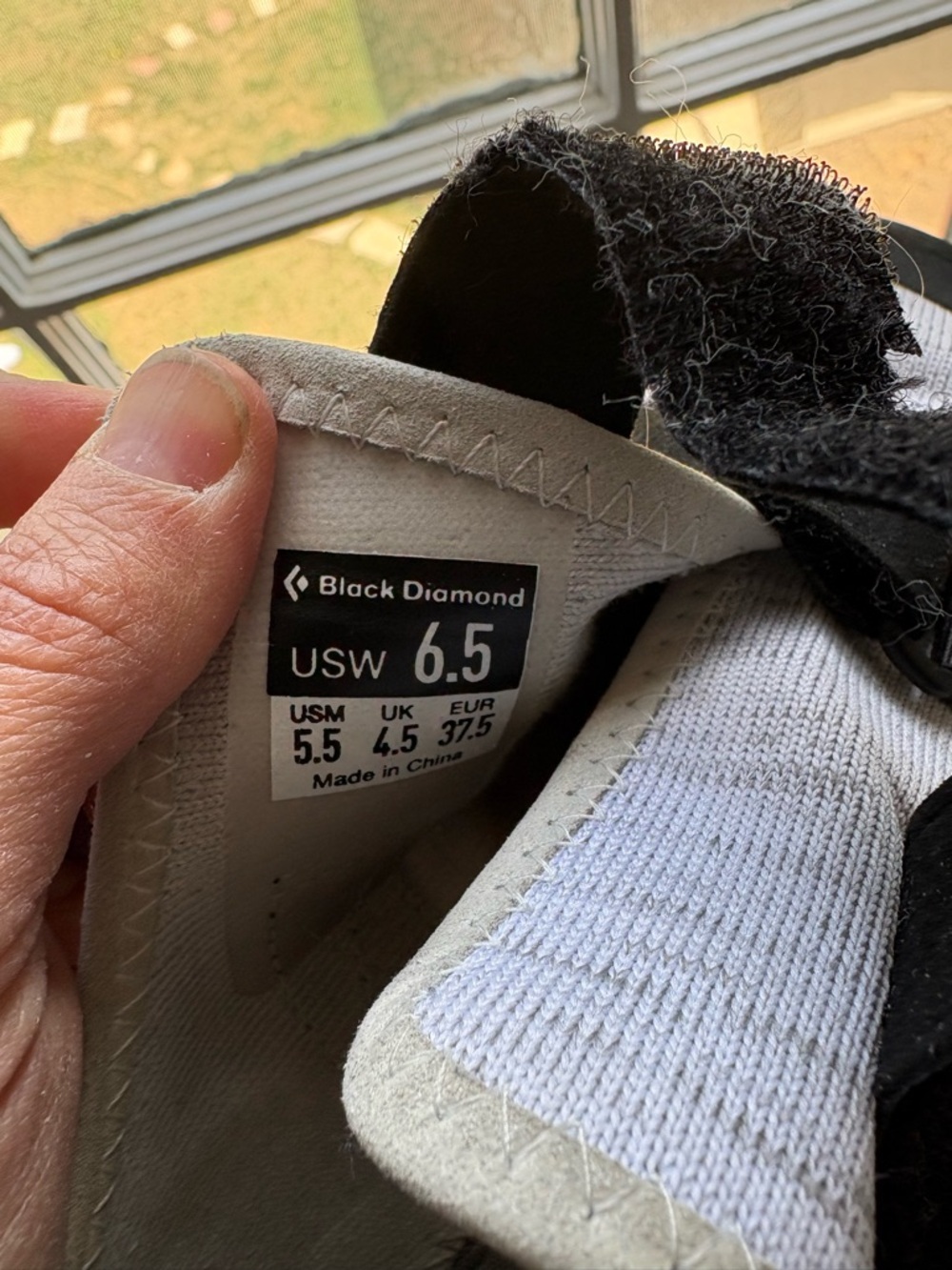 Black Diamond | Black and White Climbing Shoe | 6.5W | 5.5M - Picture 8 of 9